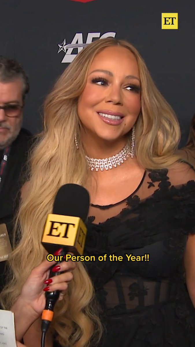 Dahling!💎 Mariah Carey is thankful to all of the celebrity 𝗹𝗮𝗺𝗯𝘀 that came out to celebrate her as MusiCares Person of the Year. 🐑