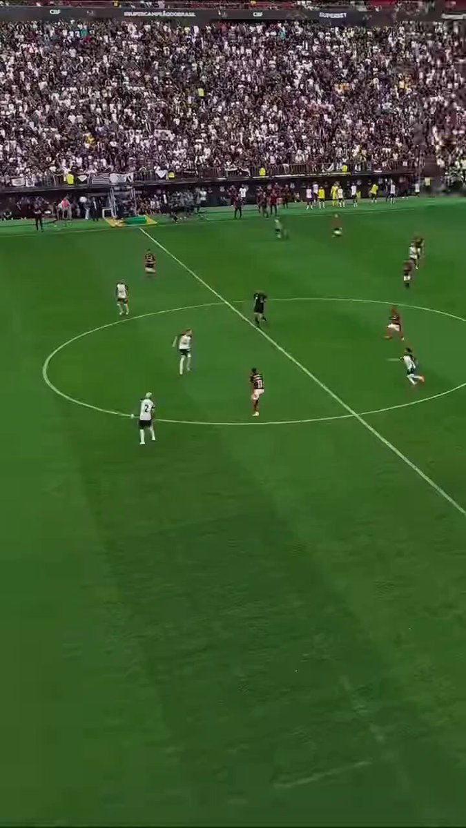 Acho que o gol do Yuri via drone você não vou. Vale a pena ver outra vez.