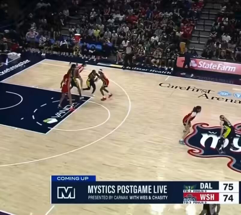 66 seconds of Paige Bueckers showing why she’s the best 25-and-under guard player in the WNBA. ✨