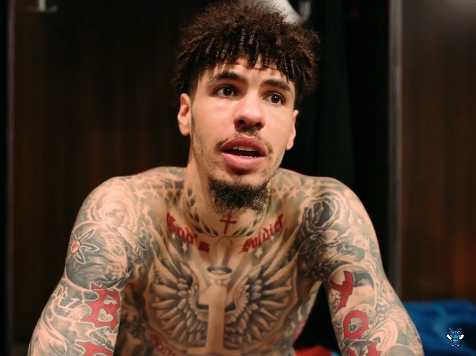 LaMelo Ball on Rookie Kon Knueppel “He knows the right stuff to do it, with a big frame. He plays defense and offense. He knows all the plays, where to be, what to do...with a player like that, you want him on the floor." (Via r/CharlotteHornets 🎥)