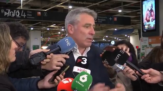 "Entre les 7.10 i les 7.15 s'ha produït una caiguda del Centre de Trànsit Centralitzat d'Adif a l'estació de França que ha obligat a aturar la circulació." Antonio Carmona, portaveu Rodalies, diu que "la circulació habitual es reprendrà progressivament"