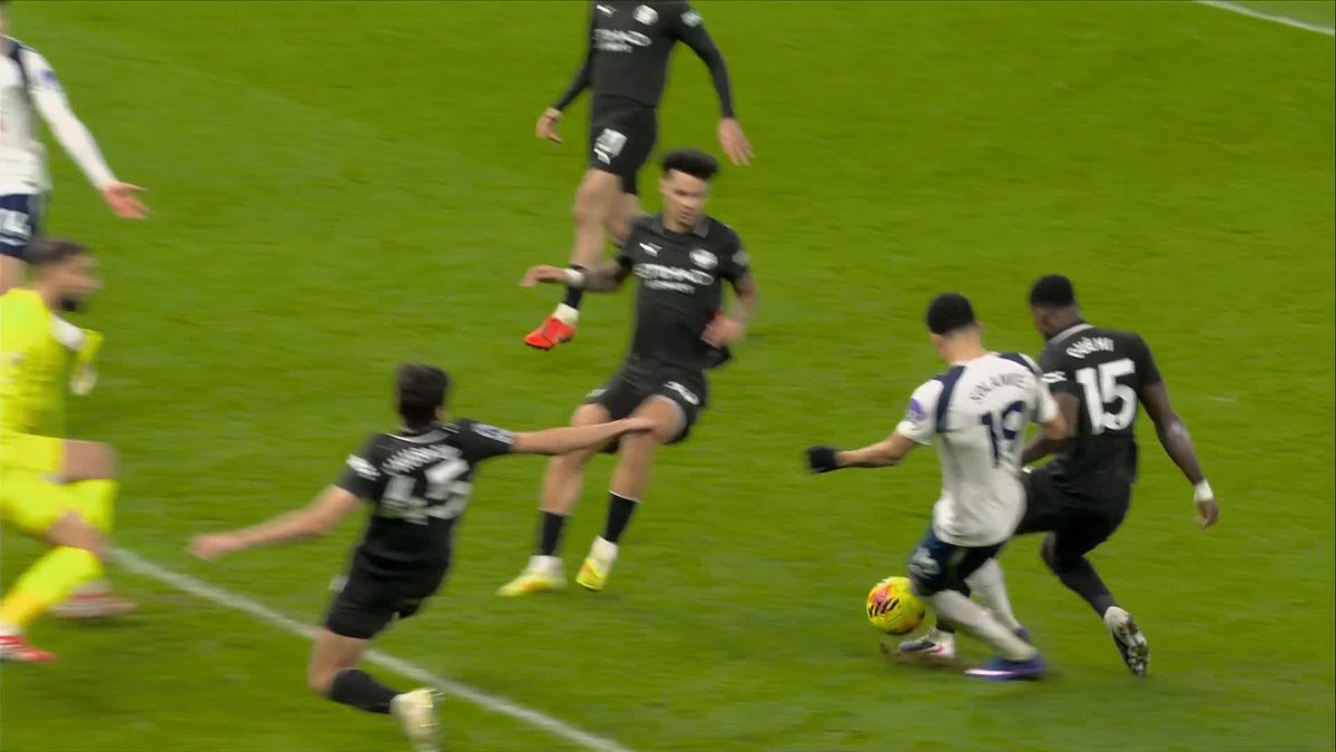 🗣️ "The more I watch it the more I think you can give that decision" Should Dominic Solanke's goal against Manchester City have been given? #RefWatch
