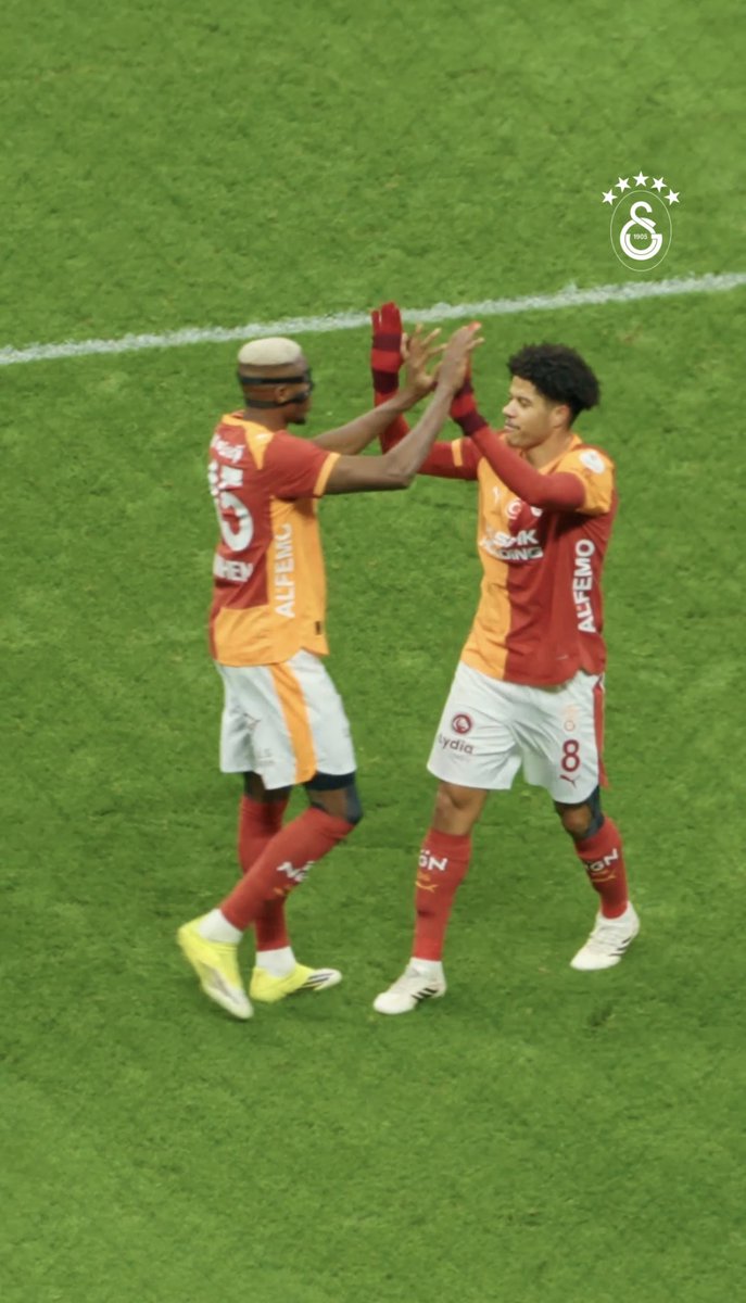 🅰️ Osimhen 🤝 Sara ⚽️