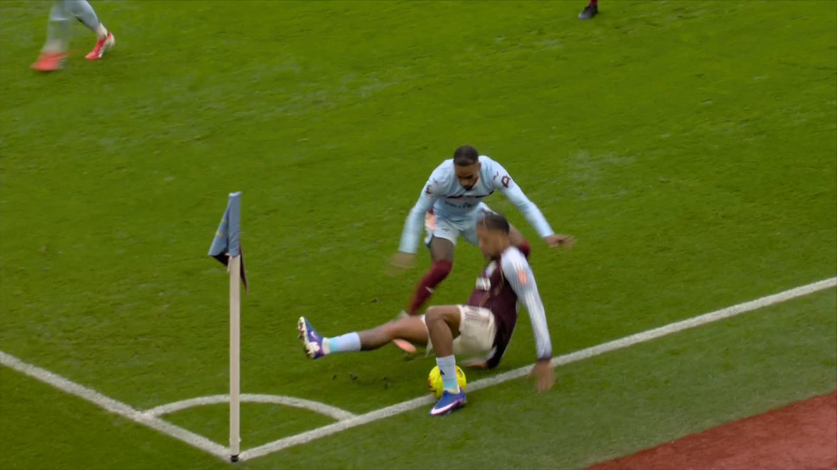 🗣️ "I'm astonished this is controversial" Dermot Gallagher says Tammy Abraham's disallowed equaliser against Brentford should not have stood. #RefWatch