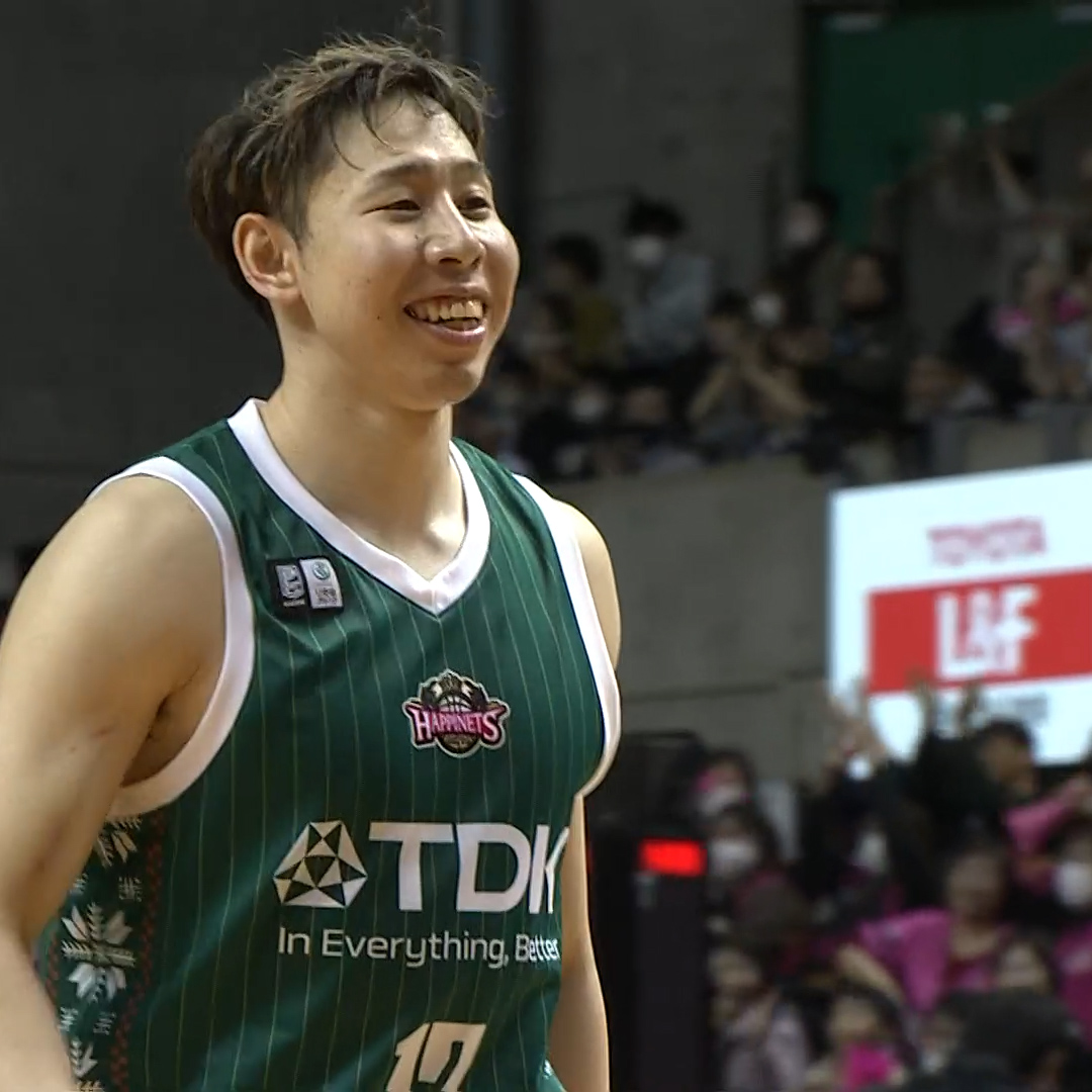 おらほ魂炸裂🔥 秋田が残り1分4点ビハインドから勝利💪 シビれる場面で #中山拓哉 のスリー👌 #秋田ノーザンハピネッツ🆚#大阪エヴェッサ 🏀りそなグループ #Bリーグ🏀 B1第21節|GAME2 ▶視聴はコチラ #バスケットLIVE ライブ/見逃し配信中📡 B.LEAGUE(Bリーグ) 【公式】秋田ノーザンハピネッツ
