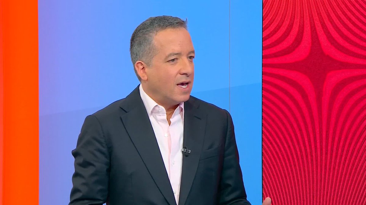 Dwight McNeil 'left in the dark' after Crystal Palace move breaks down. Sky Sports News' chief reporter Kaveh Solhekol discusses why the proposed transfer deal fell apart. 🗣️