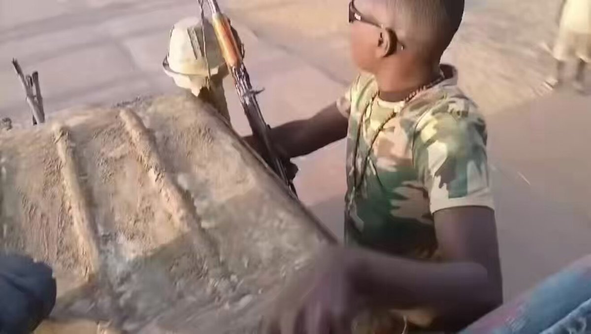 فرحة أهالي كادوقلي بدخول الجيش السوداني بعد تحرير المدينة من ميلشيات الدعم السريع اللهم انصر الجيش السوداني على ارهابيي حميدتي