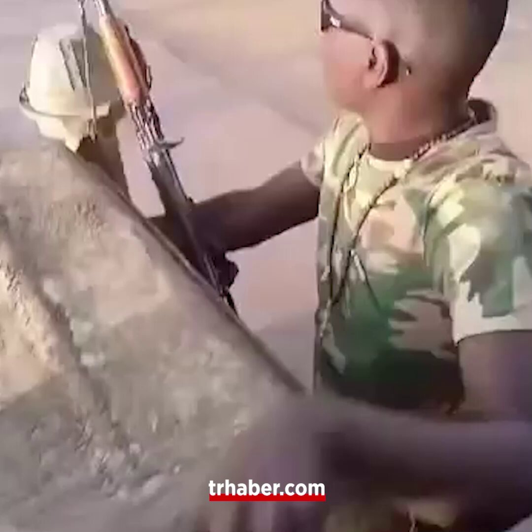 Türkiye destekli Sudan ordusu BAE destekli militanlara karşı yeni bir zafer kazandı. ▪️Sudan ordusu Güney Kordofan'da kuşatmayı kırarak bölgesel başkent Kadugli'ye giriş yaptı. ▪️Sudan halkı orduyu yollara çıkarak sevinçle karşıladı.