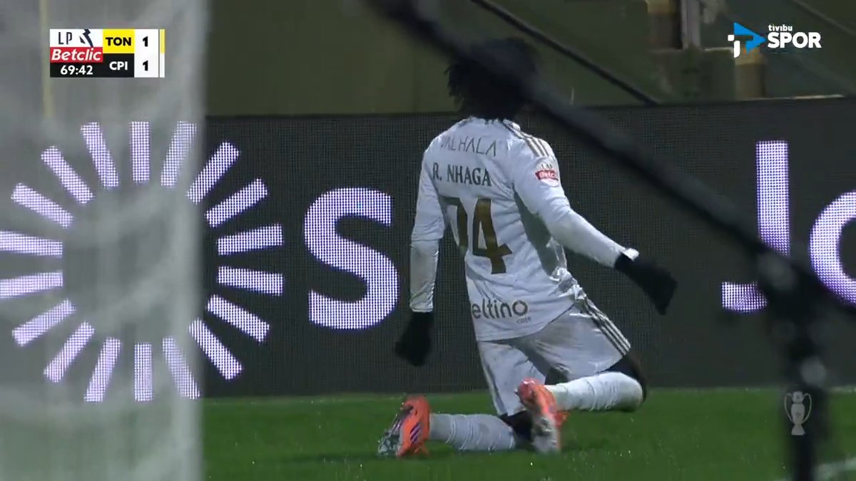 Galatasaray'ın transfer gündemindeki Renato Nhaga'nın bu sezon Casa Pia formasıyla Benfica ve Tondela ağlarına attığı goller👇