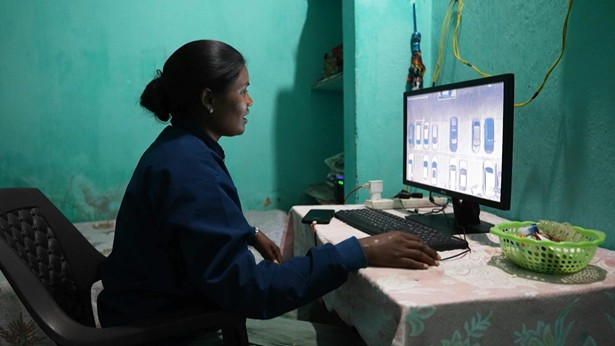 VIDEO: 🇮🇳 🤖 Rural India helps to shape global AI models Tending crops by day then logging on for a night shift of data labelling, 27-year-old Chandmani Kerketta is part of a rising rural Indian workforce helping power an artificial intelligence revolution