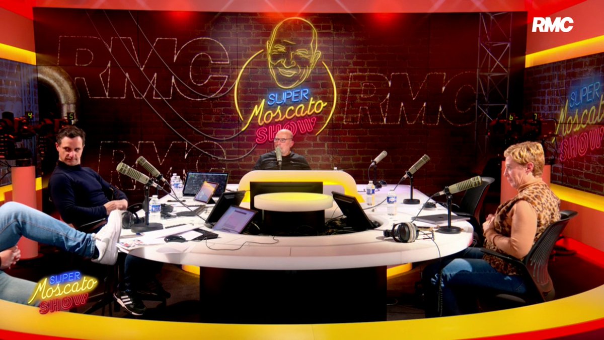 🎙🏉 « Il me fait penser à des mecs comme Michalak, qui attaquait la ligne. Au pied, il est très complet et il fallait qu’il s’améliore sur les plaquages. Ça va batailler pour la place de 10 jusqu’en 2027 », Vinvin nous parle de Jalibert, de retour avec le XV de France.