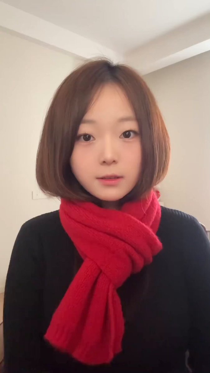 真人版豆包 仔细对比了下 ， 是真的像