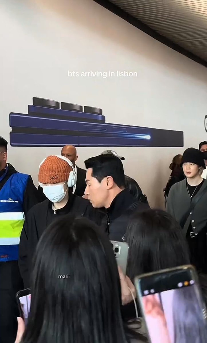 리스본 지민 모음 쬐금더 깨끗한 화질로 보장 😭😭😭 뿔테안경벗으시곤비니를쓰셨..뽀얀지민