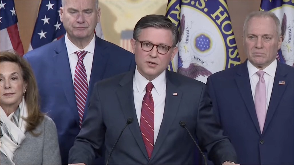 Mike Johnson speaks out against the use of judicial warrants in immigration cases: "Imagine if we had to go through the process of getting a judicial warrant"