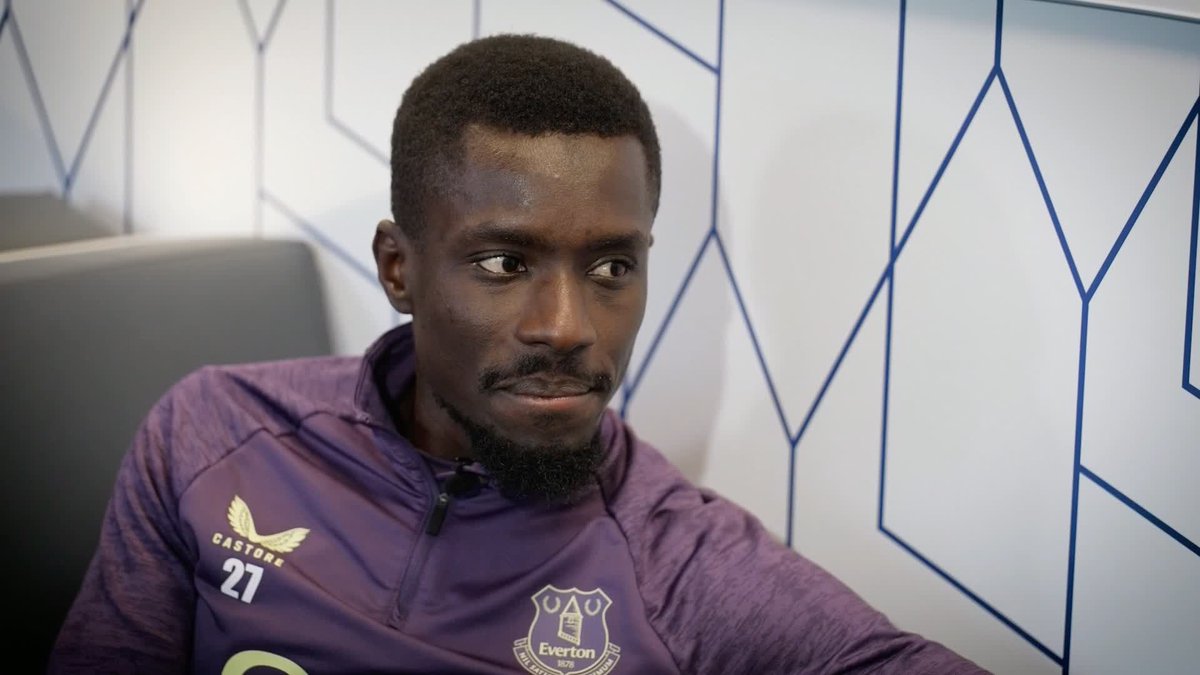 "I'm very happy to have Dwight back, he's really important for us" Idrissa Gueye has backed Dwight McNeil to put his failed Crystal Palace move behind him 💪