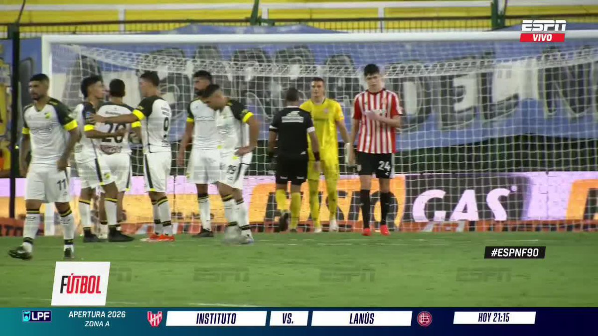 😅 ¿PICARDÍA O ILEGALIDAD? El detalle de la jugada del penal en favor de Defensa y Justicia vs Estudiantes. ¿Qué te pareció? ▶️ Mirá #ESPNF90 en el Plan Premium de #DisneyPlus