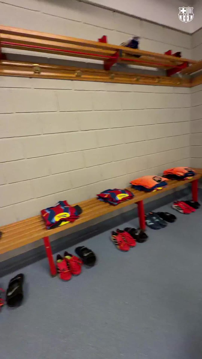 Welcome to our dressing room 🔵🔴