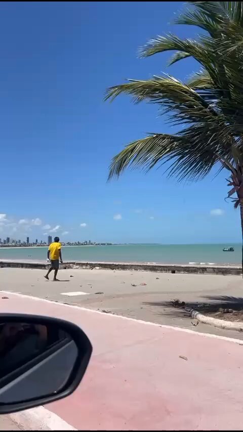 Mano, o que foi isso? 😳 Praia de Manaíra em João Pessoa na Paraíba 02/02/2026