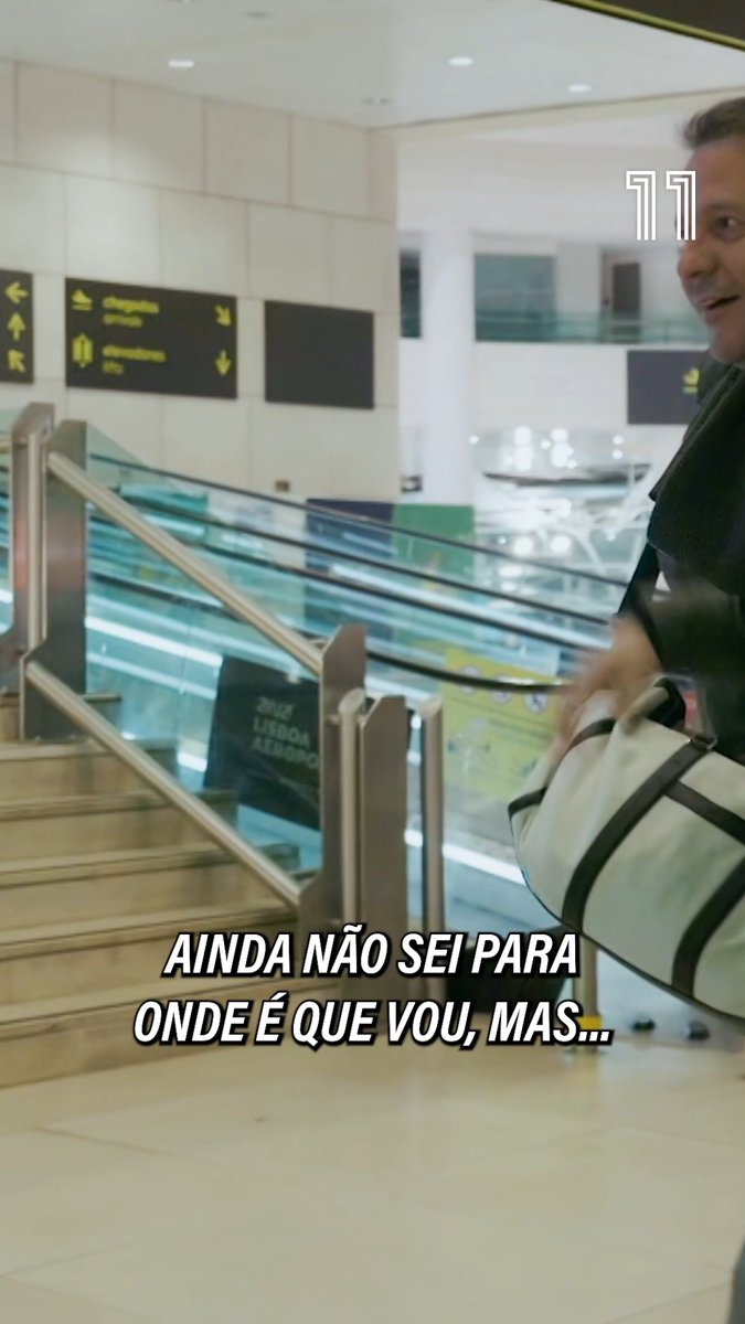 “Rúben! It’s Costa!” 😂🫶🏻 A segunda paragem do 𝗦𝗼𝗹𝘁𝗶𝗻𝗵𝗼𝘀 𝗽𝗲𝗹𝗼 𝗠𝘂𝗻𝗱𝗼 é em Manchester, com o Rúben Dias 🔵💪 📌Um exclusivo Canal 11 com dois episódios, para ver nos dias 12 e 13 de fevereiro.