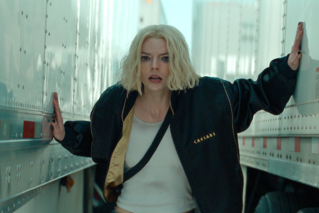 First teaser for ‘LUCKY’, a new series starring Anya Taylor-Joy and Timothy Olyphant. The series follows a con artist who has to go on the run from both the FBI and a ruthless crime boss. Releasing July 15 on Apple TV.