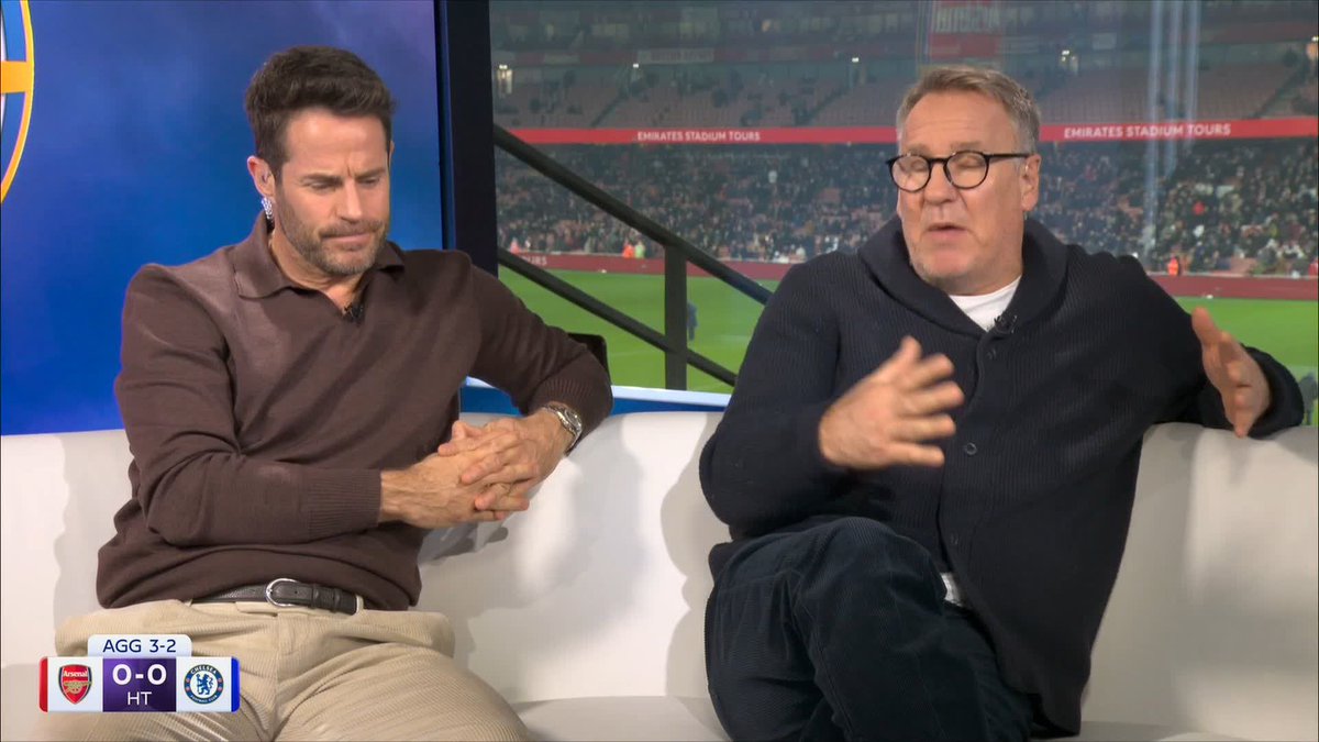 "They're playing chess against each other!" Paul Merson gives his first-half thoughts from the Emirates 😳