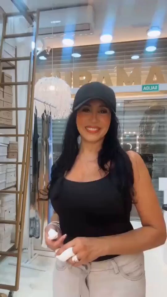 “Marixa Balli”: Porque cierra su local en Flores porque gana menos de lo que vende y revienta todo en $10.000 y $15.000 pesos