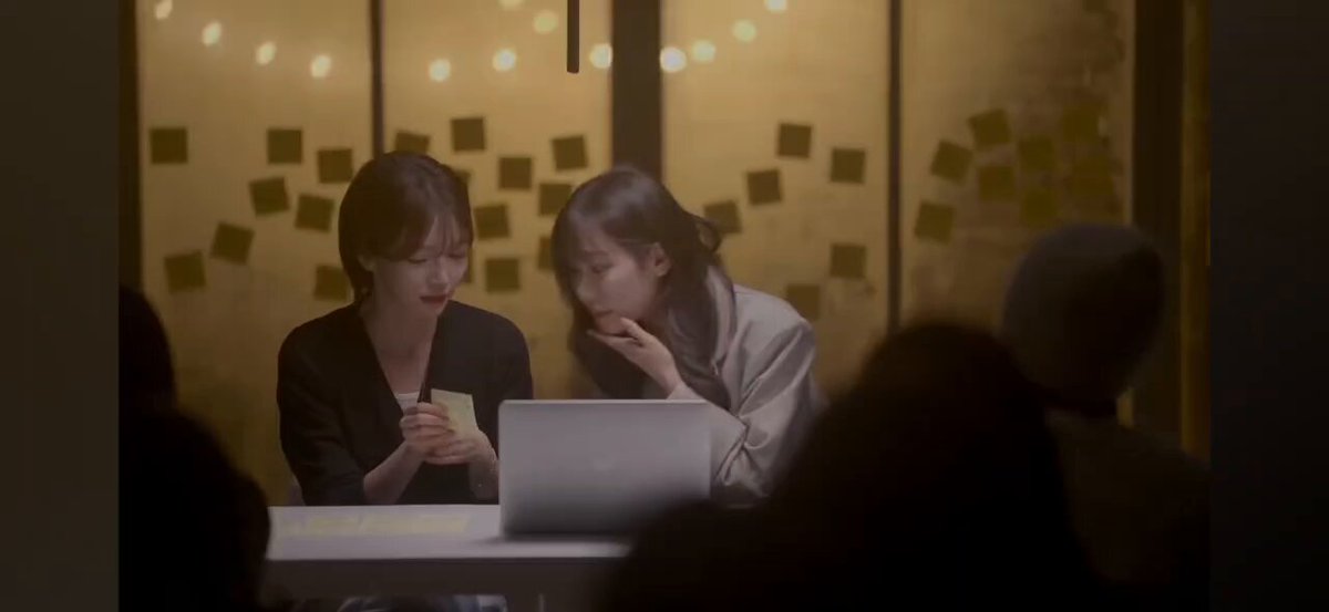 좋아하는 술은? 1.소주 2.맥주 3. 세아언니 입술 고민없이 바로 3번 고르는 연하..ㅋㅋㅋ