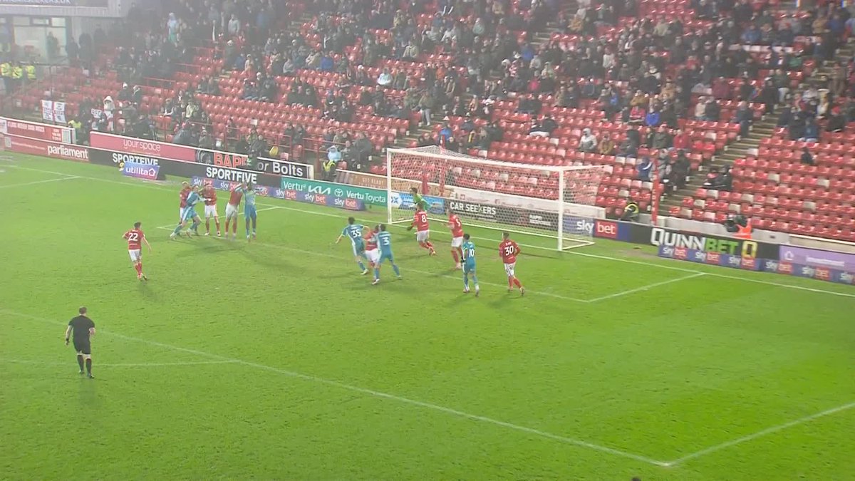 "Sean Dyche where are you, your lad has just scored" 😅 Max Dyche equalises for Northampton at Oakwell!