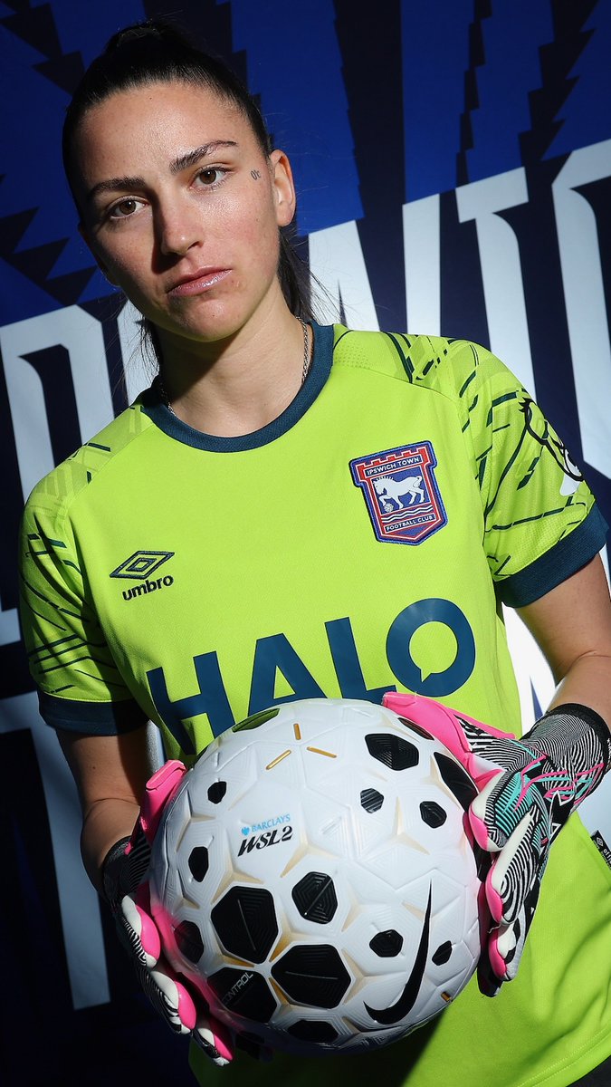 📦 Another deadline day delivery! 💙 Lysianne is a Blue!