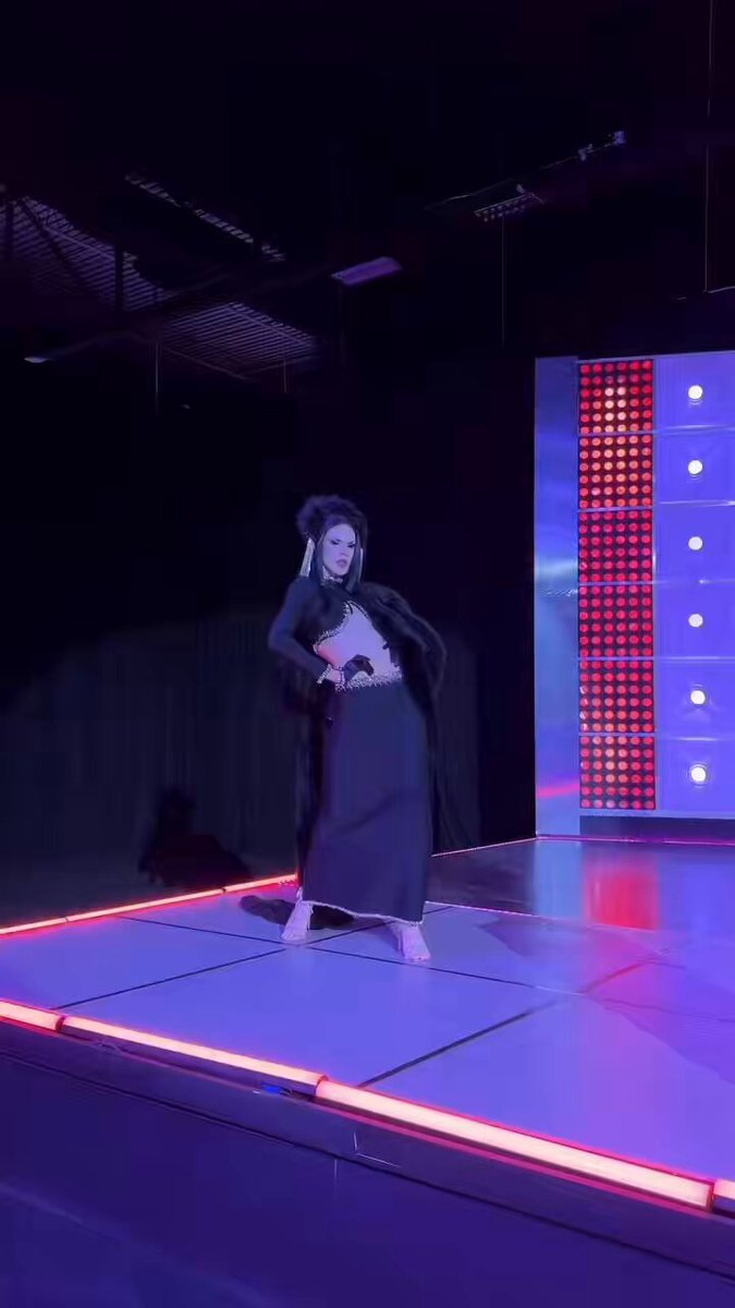 Utica Queen looks "discordant" at Drag Race: The Experience in Chicago, Illinois.