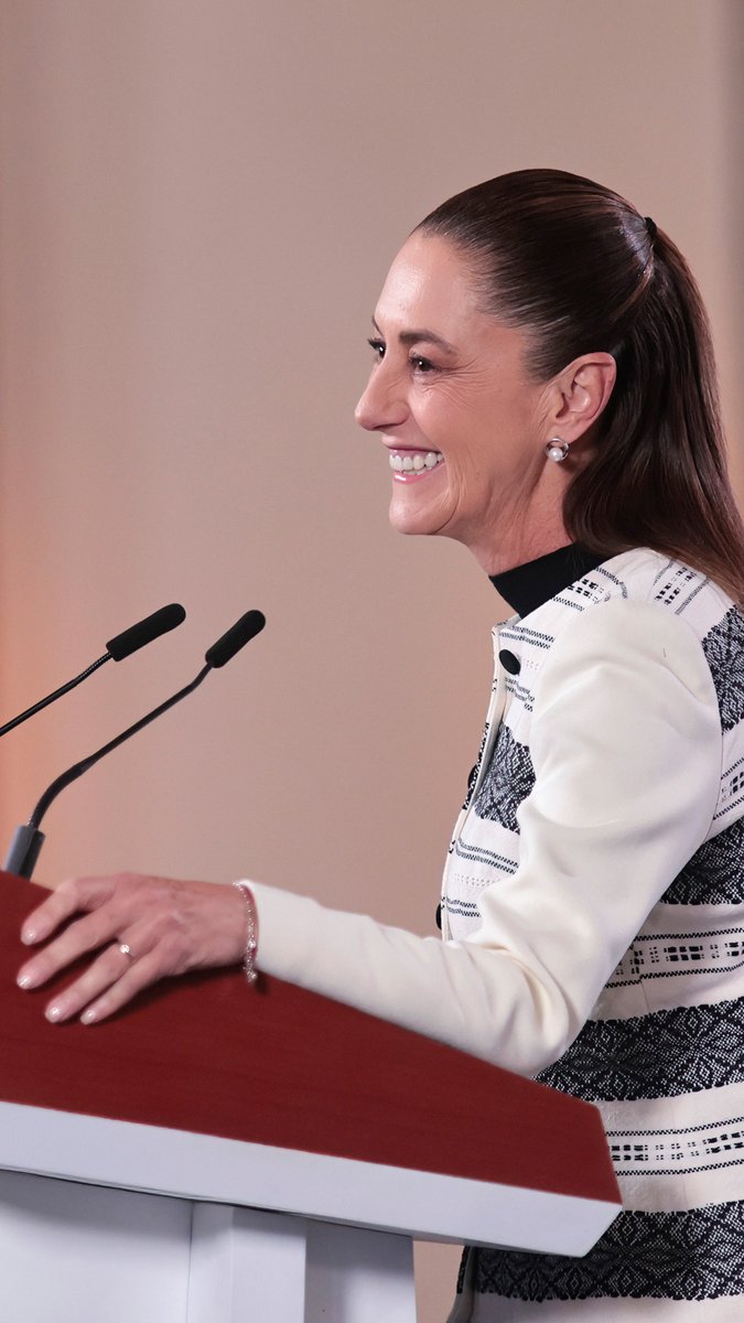 Para 2026-2030, destinamos 5.6 billones de pesos a infraestructura. Con ello, este año la inversión pública aumenta dos por ciento del PIB. Esto es bueno para el país; habrá más desarrollo con equidad, bienestar, justicia social y protección al medio ambiente.