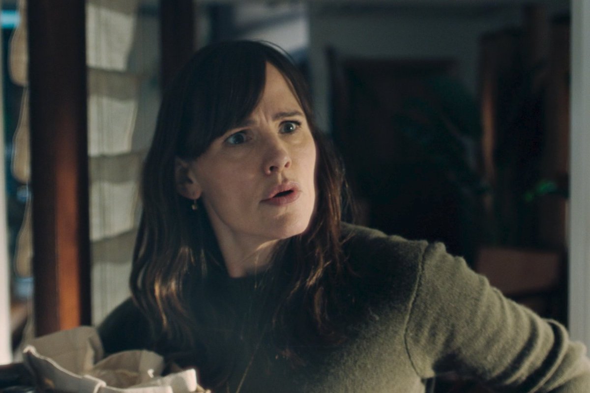 Kick it with Jennifer Garner in the new season of #TheLastThingHeToldMe. Coming February 20 to Apple TV.