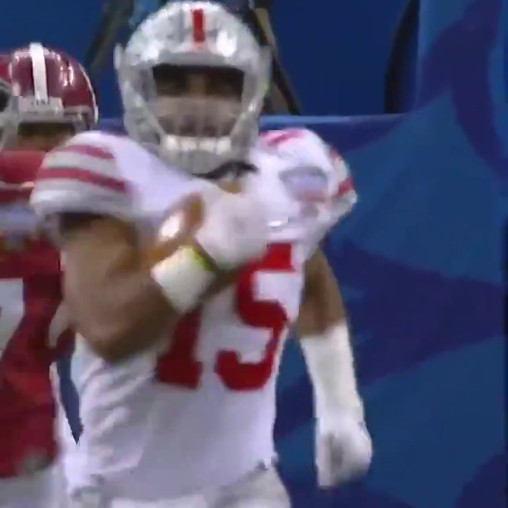 Ezekiel Elliott running right thru the Heart of the South I’ll never forget it.