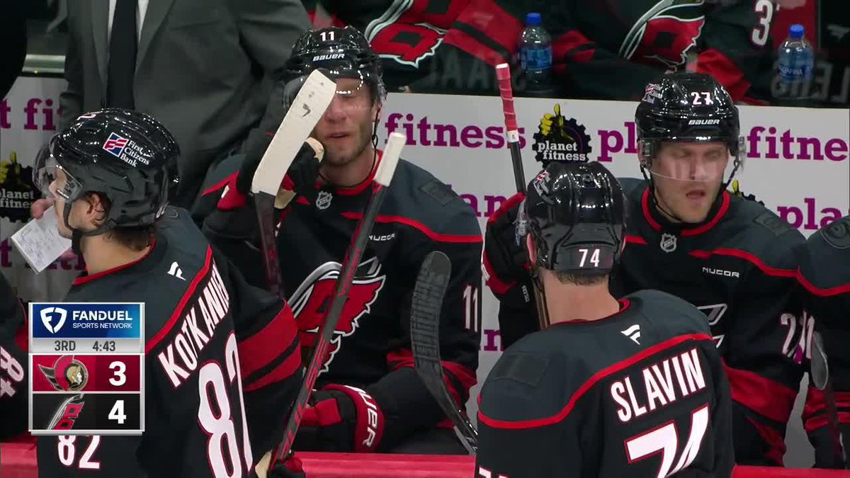 THE CAPTAIN JORDAN STAAL GIVES THE CANES THE LEAD WITH 5 TO GO 🔥🚨
