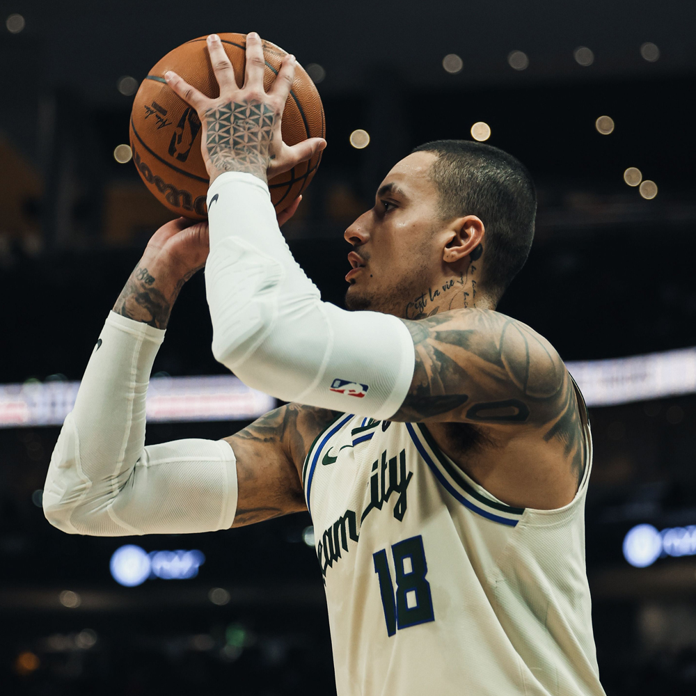 Kuz was in full control tonight. 31 PTS | 10 REB | 6 AST | 3 3PM | 55% FG