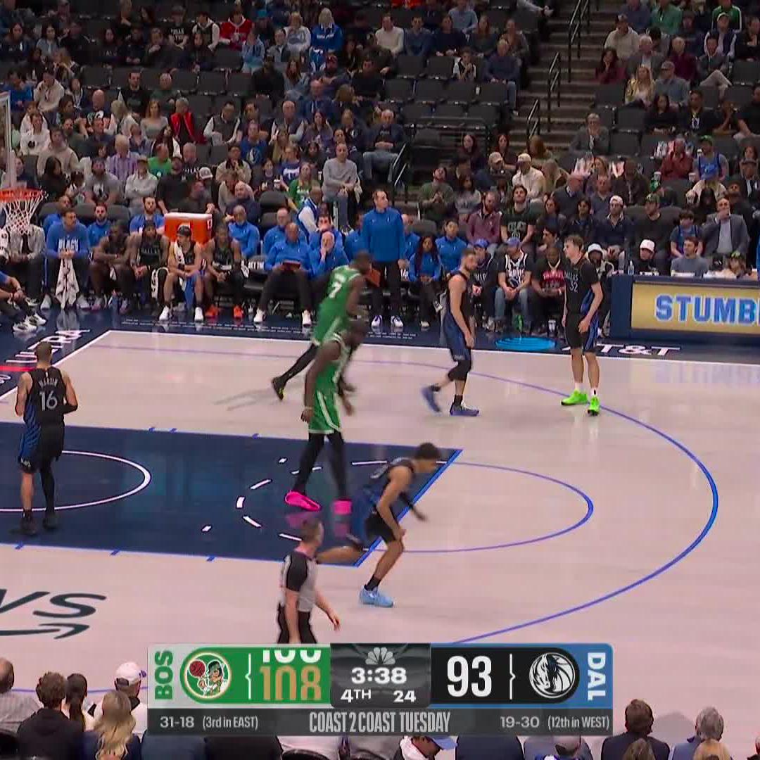 Jaylen Brown dominated in Dallas, going for 33 PTS and 11 REB in a Celtics win!