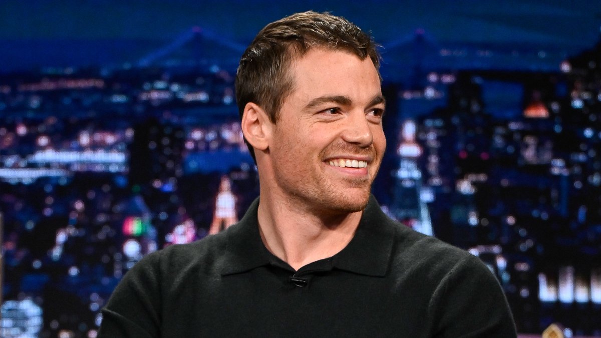 Gabriel Basso deleted Instagram after learning what the top of Mount Everest looks like 😭 #FallonTonight