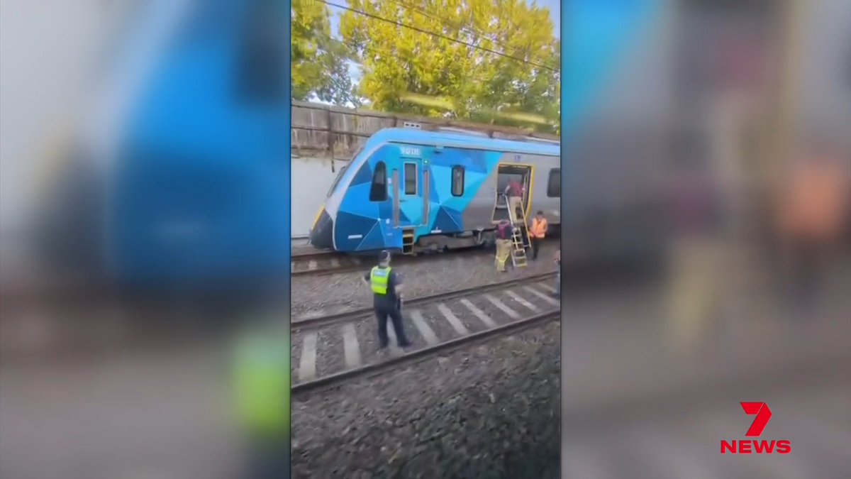 The Allan government has been forced to apologise after hundreds of train passengers were left stranded on a sweltering train for more than two hours. They will be offered one day free travel as compensation. Rochelle Brown