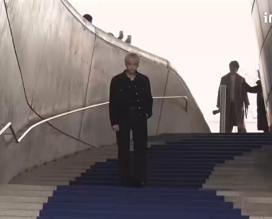 #hueningkai at the 2026 seoul fashion week (kwakhyunjoo collection)