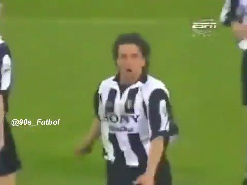 Del Pippo gitu biasanya dl Tabloid Bola menyebutnya. Duet menakutkan. Mereka pernah berbagi 2 gol saat menang 4-1 vs Milan yg dilatih Capello. Lihat golnya Inzaghi dan selebrasinya, mirip spt saat ia mencetak gol ke gawang Liverpool 😄