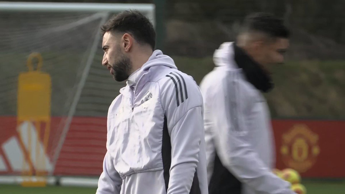 Could Bruno Fernandes break the Premier League assists record this season? Danyal Khan reports live from Manchester United's training ground 🔴 #SkySportsFC