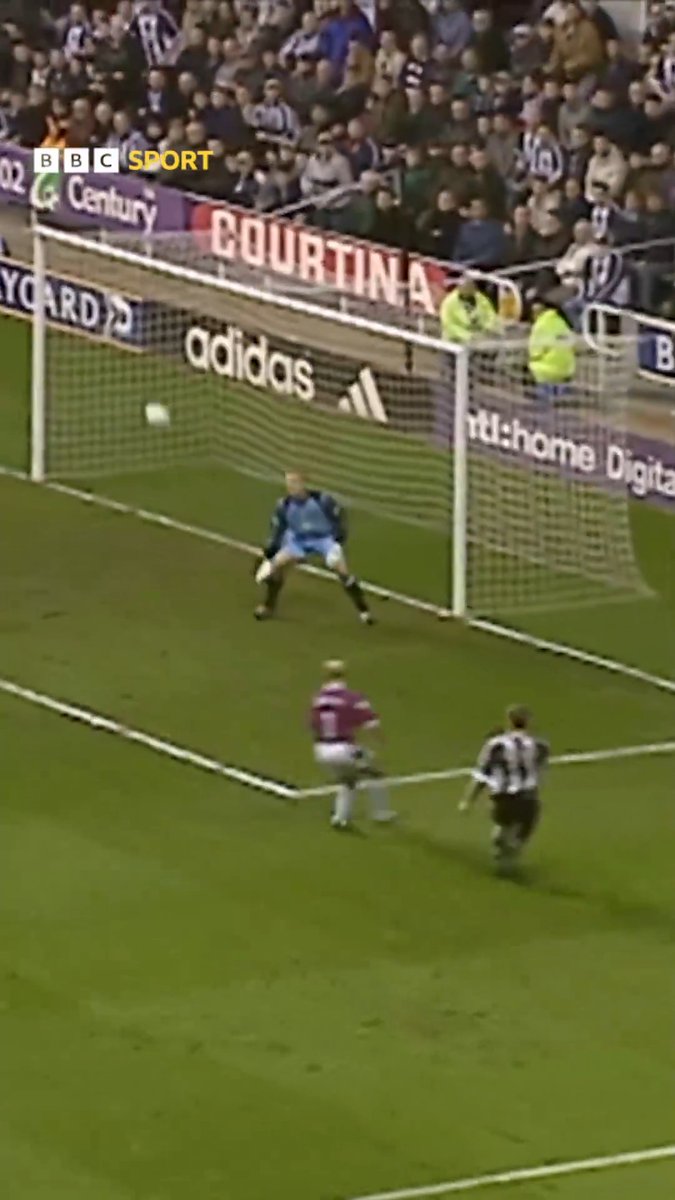 It’s 20 years to the day since Alan Shearer became Newcastle’s record top scorer and we asked him pick through his favourite goals ⚽️ 🙋🏻‍♂️ Some absolute belters in here Alan Shearer 🔥👏