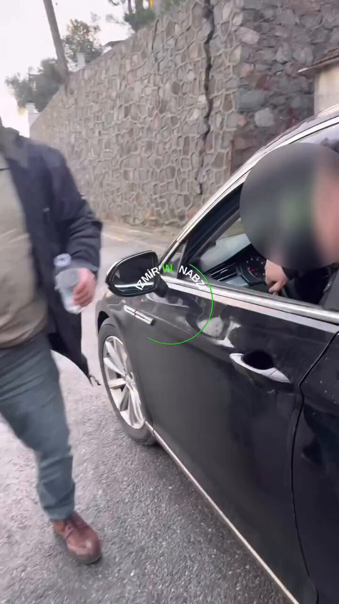 Rollenmelere bak baban bıraksa tek tokatta sümük gibi yere yapışacaksın aq