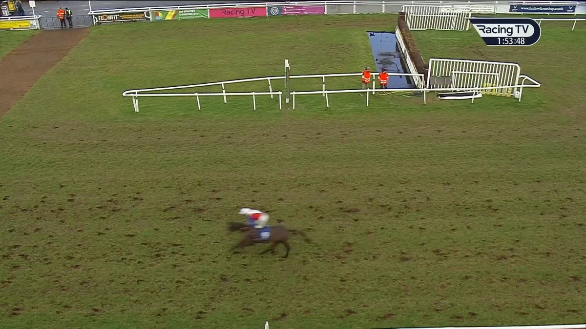 Comfortable 👊 Diamond Du Berlais gets off the mark on debut for Willie Mullins and Patrick Mullins Ludlow Racecourse 💎