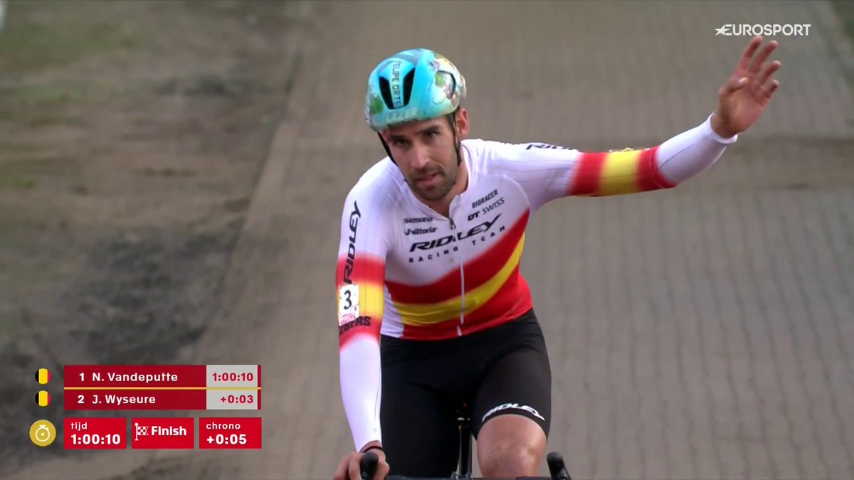 🎩🥉 Cuantísimo HONOR esta temporada, Felipe Orts Lloret Tercer podio fuera de España para el vilero en el #ExactCross de Maldegem tras una agónica y veloz batalla a Vandeputte (🏆) y Wyseure (2º) 👏🏼 Felices de vivir toda tu campaña internacional en Eurosport y HBO Max España