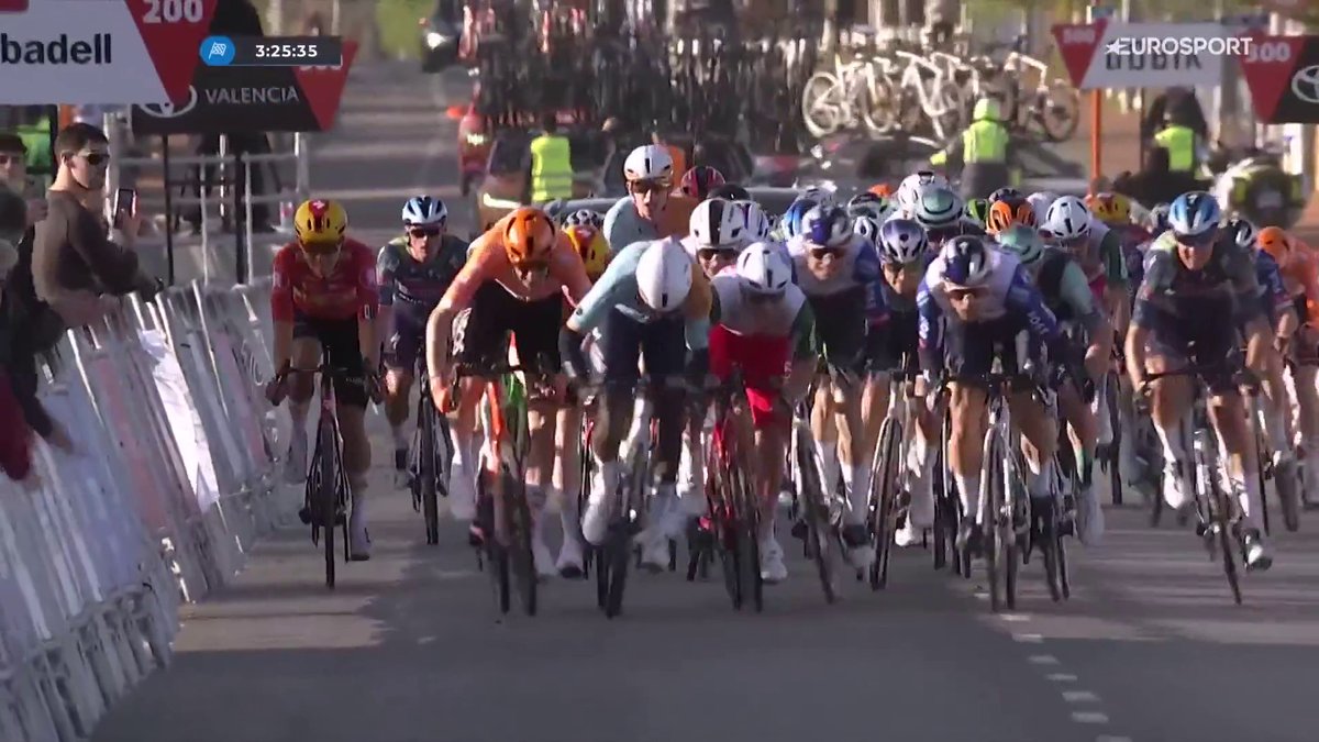 🇪🇷🙌🏼 𝐆𝐈𝐑𝐌𝐀𝐘 𝐃𝐄 𝐌𝐈 𝐕𝐈𝐃𝐀 El NSN Cycling Team de Andrés Iniesta logra con 'Bini' su primera victoria en España, segunda de 2026, para ser el primer líder de la Volta a la Comunitat Valenciana - VCV en Torreblanca 📺 Lo viviste en Eurosport y HBO Max España. #VCV2026