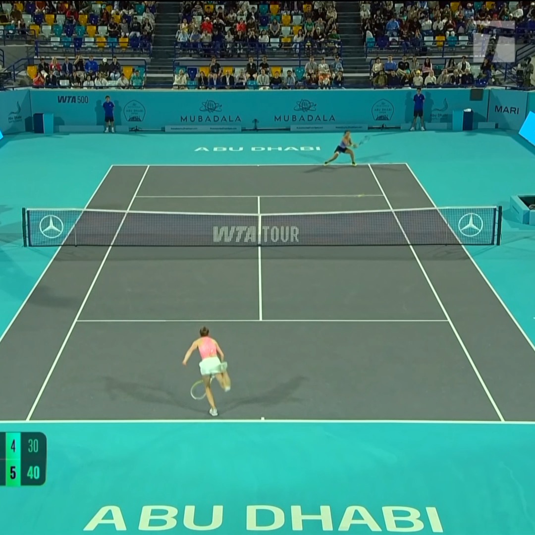Just listen to that crowd 🔊 After losing the first set 2-6, Alexandra Eala forces a decider in Abu Dhabi 🚨 Who's winning this match? 🤔