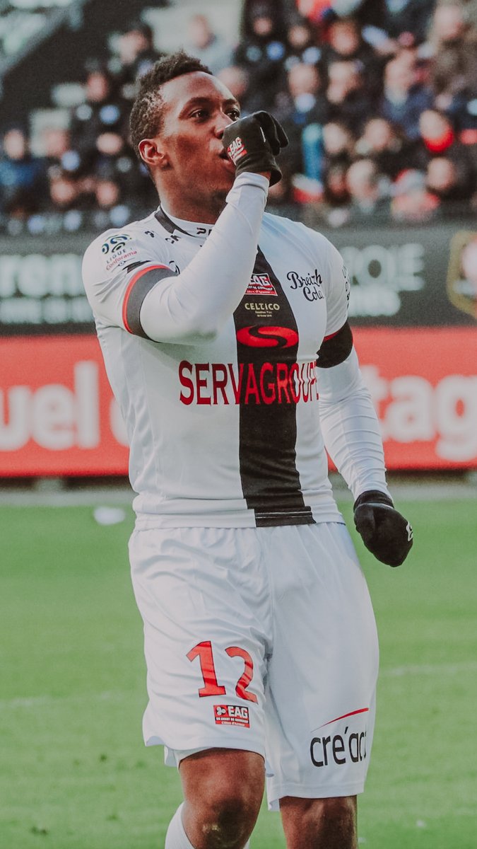 90+2' ⏱️ Corner pour Rennes. Contre-attaque fulgurante. 𝗬𝗲𝗻𝗶 𝗡𝗴𝗯𝗮𝗸𝗼𝘁𝗼 scelle le derby. #CeJourLà #TeamEAG #WarRaok