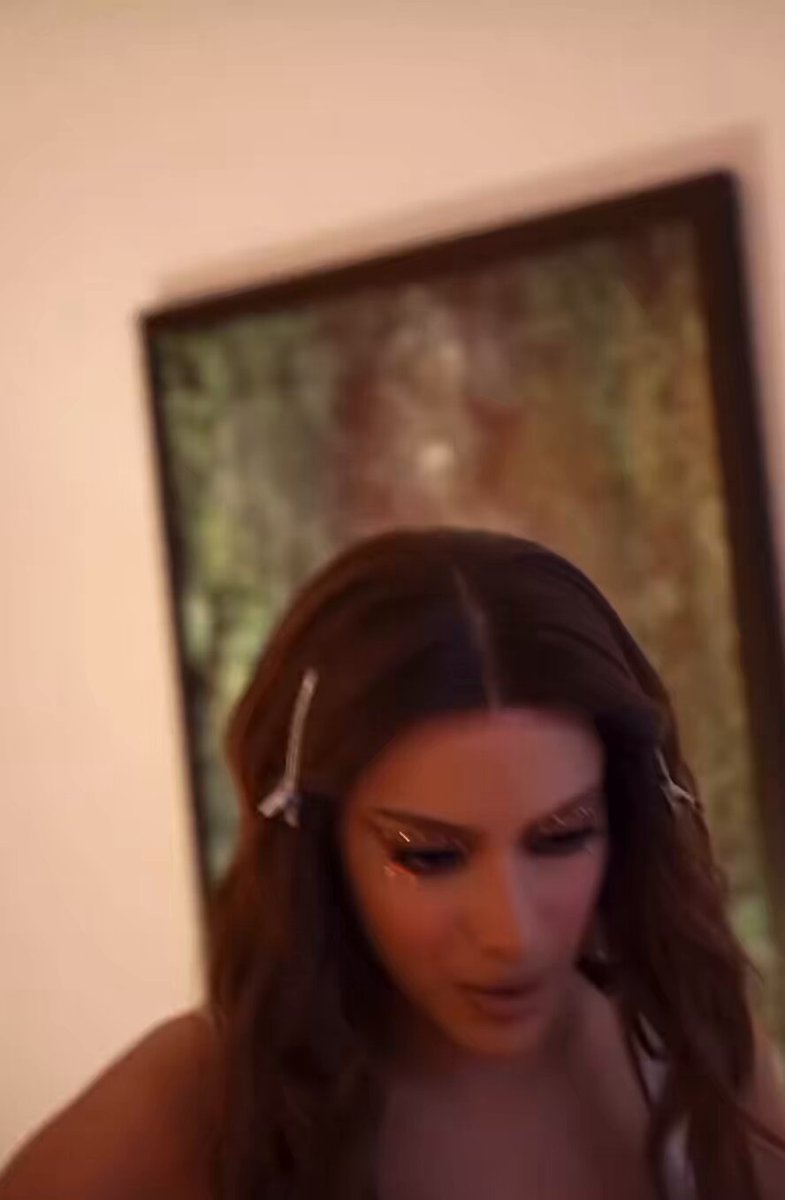 "É tanta cafonice que eu já fiz pra não me meter nas coisas dos outros" — Anitta falando sobre clipes KKKKKKKKKKKKKKK