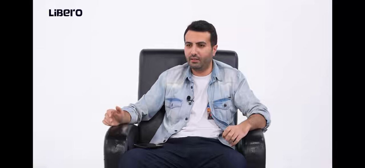 💥🗣️Ceyhun Samet : Fenerbahçe Aston Villa maçında yöneticiler arası bir görüşme oluyor. Orada demişler ki Aston Villa yönetiminden insanlar “ Siz John Duran’la nasıl başa çıkıyorsunuz?” Sayın Sadettin Saran bizzat ilgileniyordu.Ama tabi yaramaz bir çocuk